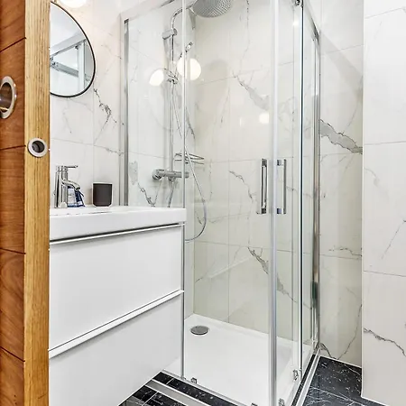 Super Central, Climatise Balcon Avec Vue Apartman